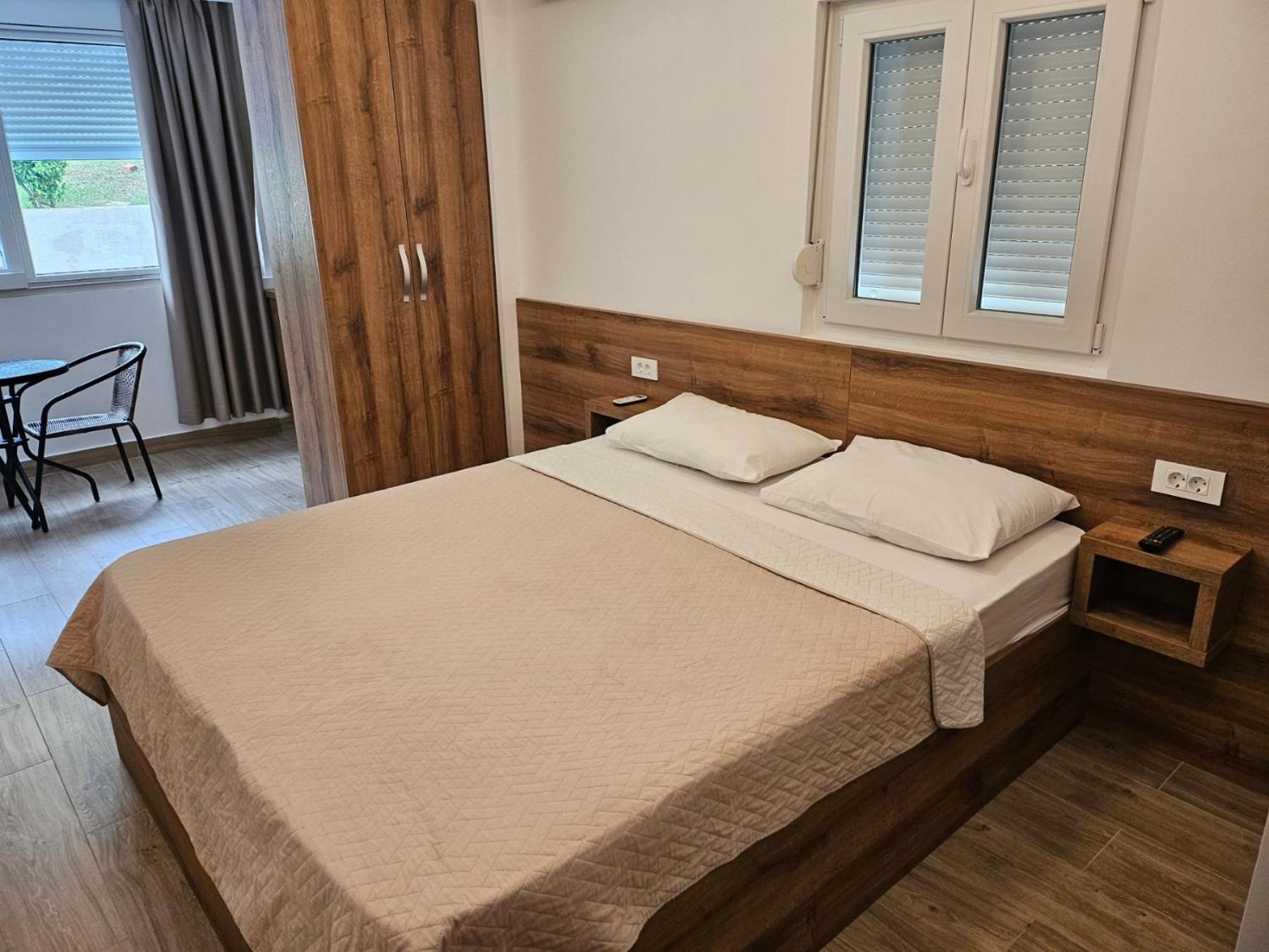 Grejm Family Apartments Petrovac Luaran gambar