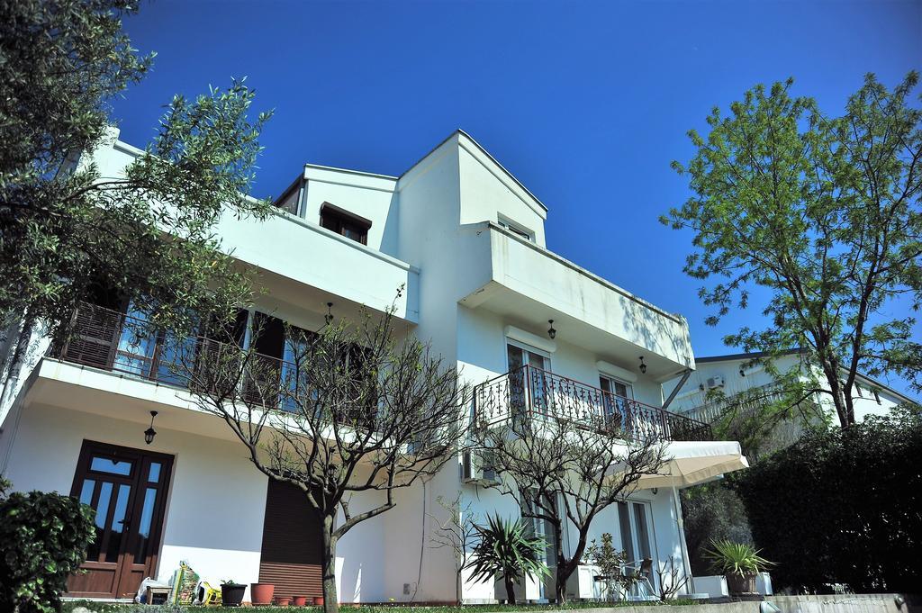 Grejm Family Apartments Petrovac Luaran gambar