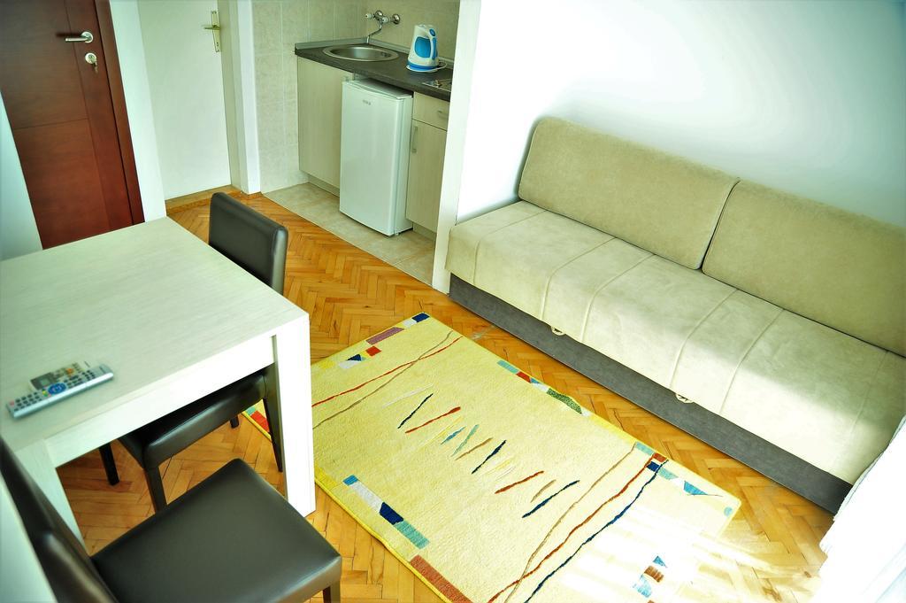 Grejm Family Apartments Petrovac Luaran gambar