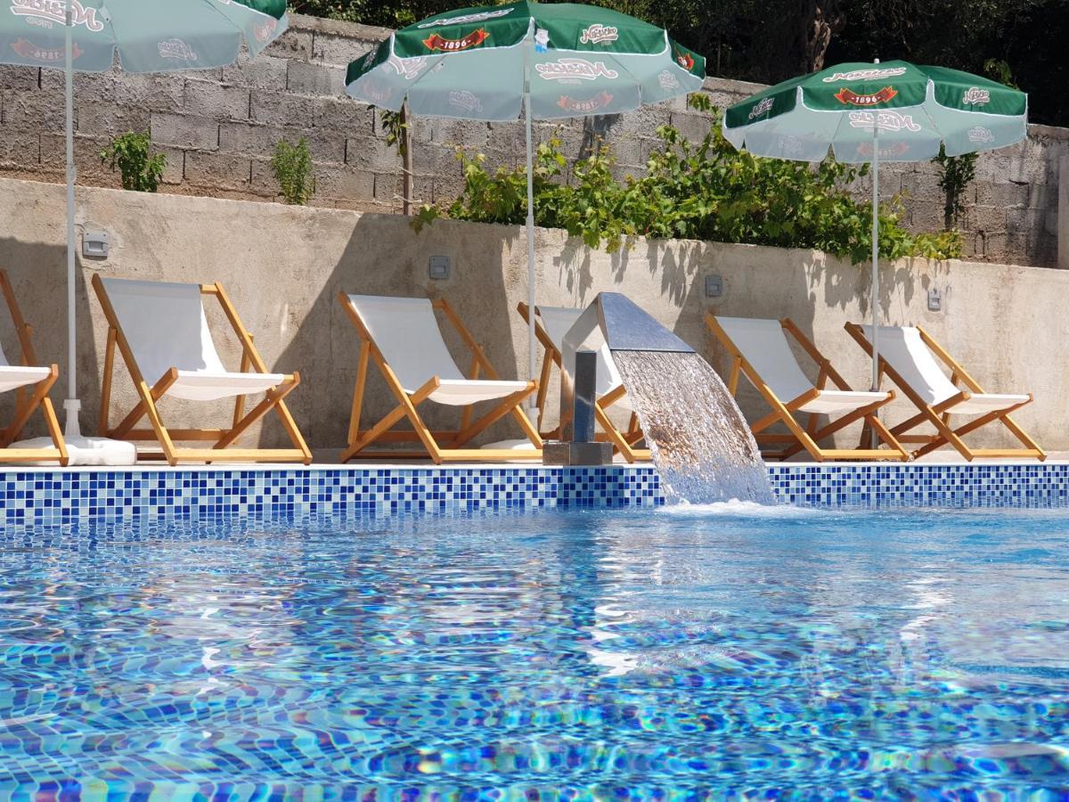Grejm Family Apartments Petrovac Luaran gambar
