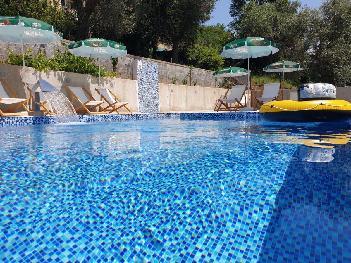 Grejm Family Apartments Petrovac Luaran gambar